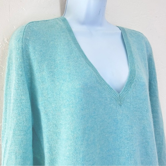 Theory Women’s Adriana 100% Cashmere V-Neck Sweater Size PT Aqua lightweight - Picture 5 of 12